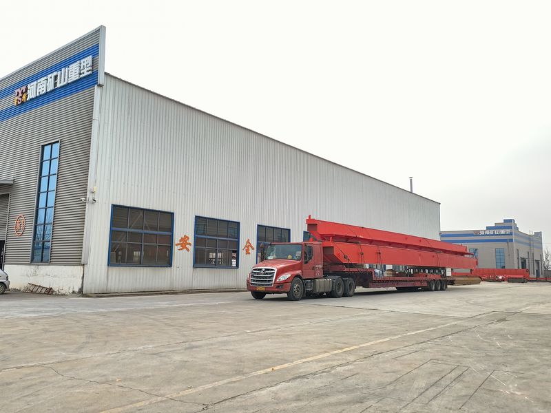 兩臺(tái)10噸 跨度28.4米電動(dòng)葫蘆橋式起重機(jī)，發(fā)往山東威海
