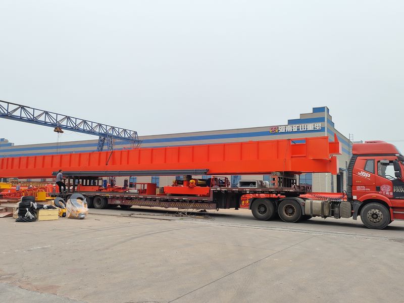 通用橋式起重機 QDXX32/5t—27.7m 制作完成，發(fā)往陜西省銅川市交付客戶使用。